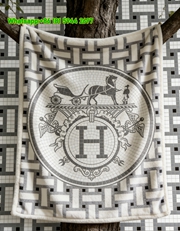 Hermès Mosaic H Crest Flannel Fleece Throw Blanket IMG_4956